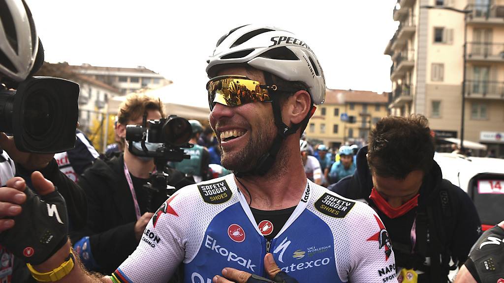 36 Jahre und 352 Tage alt und immer noch sehr schnell: Mark Cavendish gewinnt im ungarischen Balatonfüred die 3. Etappe des Giro d'Italia.