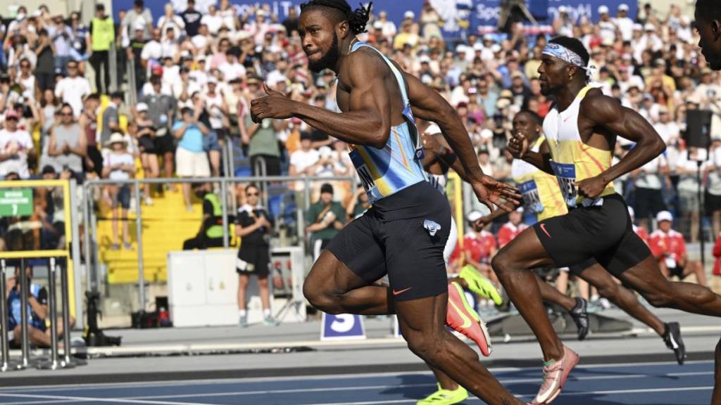 Kishane Thompson aus Jamaika überquert die Ziellinie am Diamond-League-Meeting in Polen als Erster