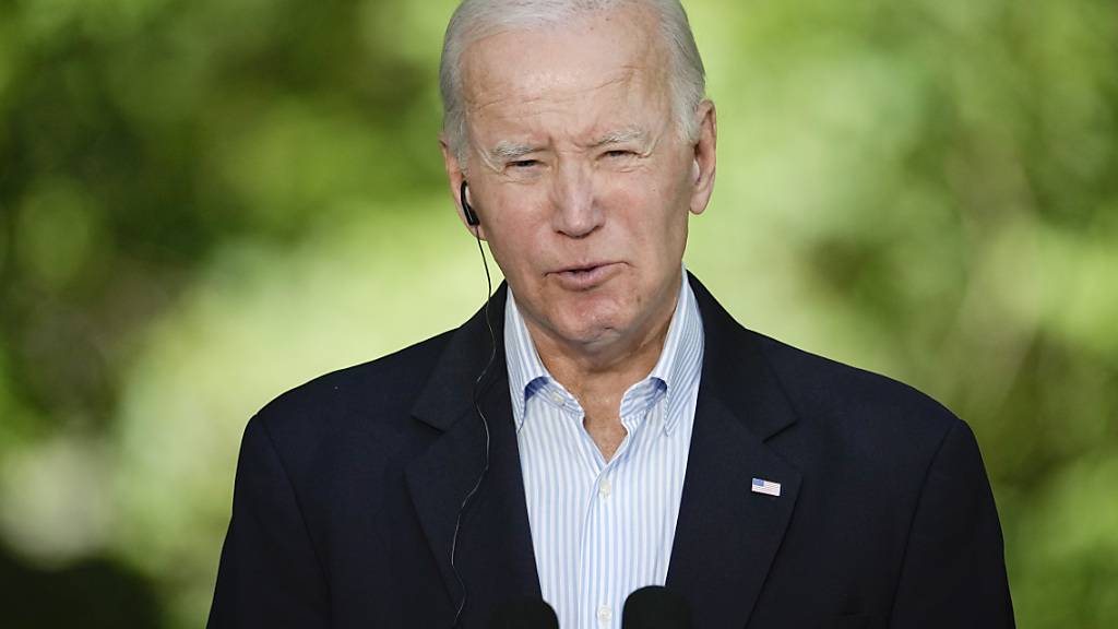 Joe Biden, Präsident der USA, hat sich zu den Polizeifotos von Donald Trump geäußert. Foto: Andrew Harnik/AP/dpa