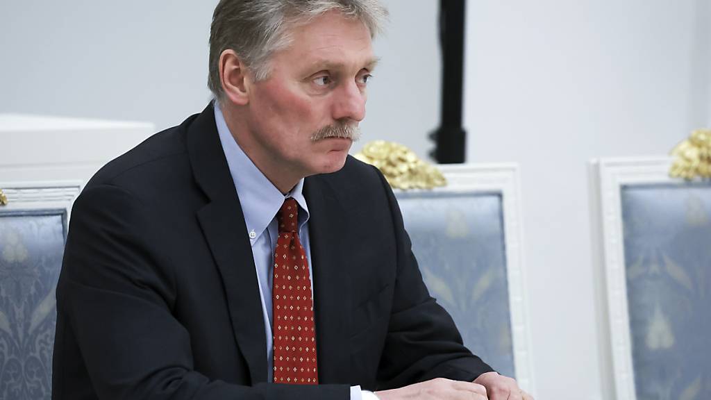 ARCHIV - Kreml-Sprecher Dmitri Peskow bei einem Treffen des russischen Präsidenten Putin mit den neuen Kabinettsmitgliedern im Kreml. Foto: Vyacheslav Prokofyev/Sputnik Kremlin Pool via AP/dpa