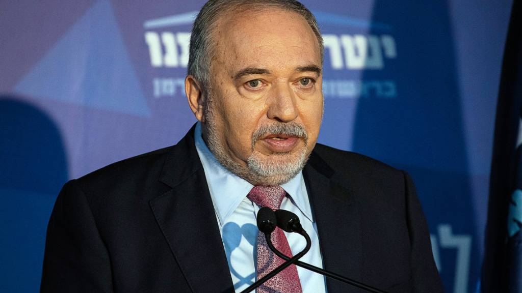 ARCHIV - Der frühere Verteidigungsminister Avigdor Liebermann tritt der israelischen Notstandsregierung bei. Foto: Ilia Yefimovich/dpa