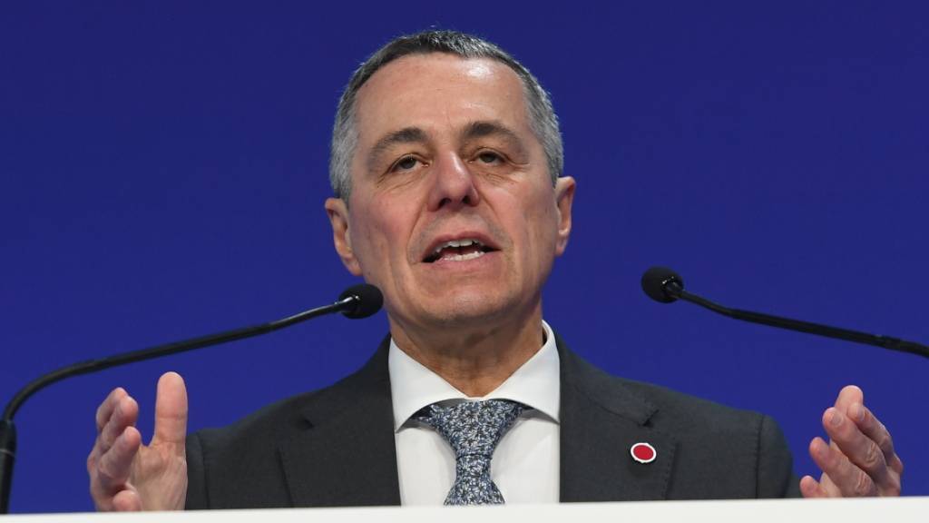 Friedensplan Selenskyjs Friedensplan «interessant, aber nicht gut genug»: Aussenminister Ignazio Cassis, hier an der Ukraine-Wideraufbaukonferenz in London. (Archivbild)