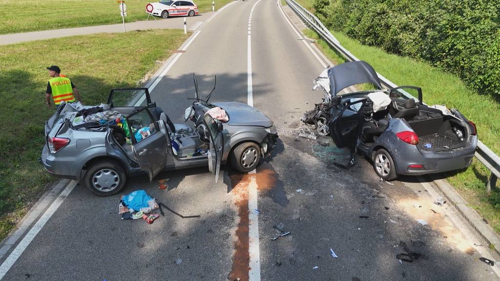 Schwerer Unfall bei Altenklingen – Zwei Personen eingeklemmt