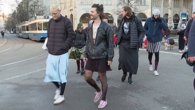 «Das ist ein geiles Kleidungsstück» – Männer in Röcken erobern den Paradeplatz