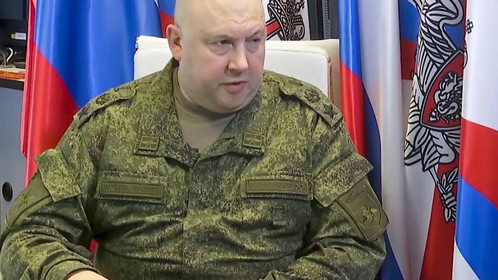 ARCHIV - Der russische General Sergej Surowikin wurde seit dem Wagner-Aufstand nicht mehr öffentlich gesehen. Foto: Uncredited/Rusian Defense Ministry Press Service/AP/dpa - ACHTUNG: Nur zur redaktionellen Verwendung im Zusammenhang mit der aktuellen Berichterstattung und nur mit vollständiger Nennung des vorstehenden Credits