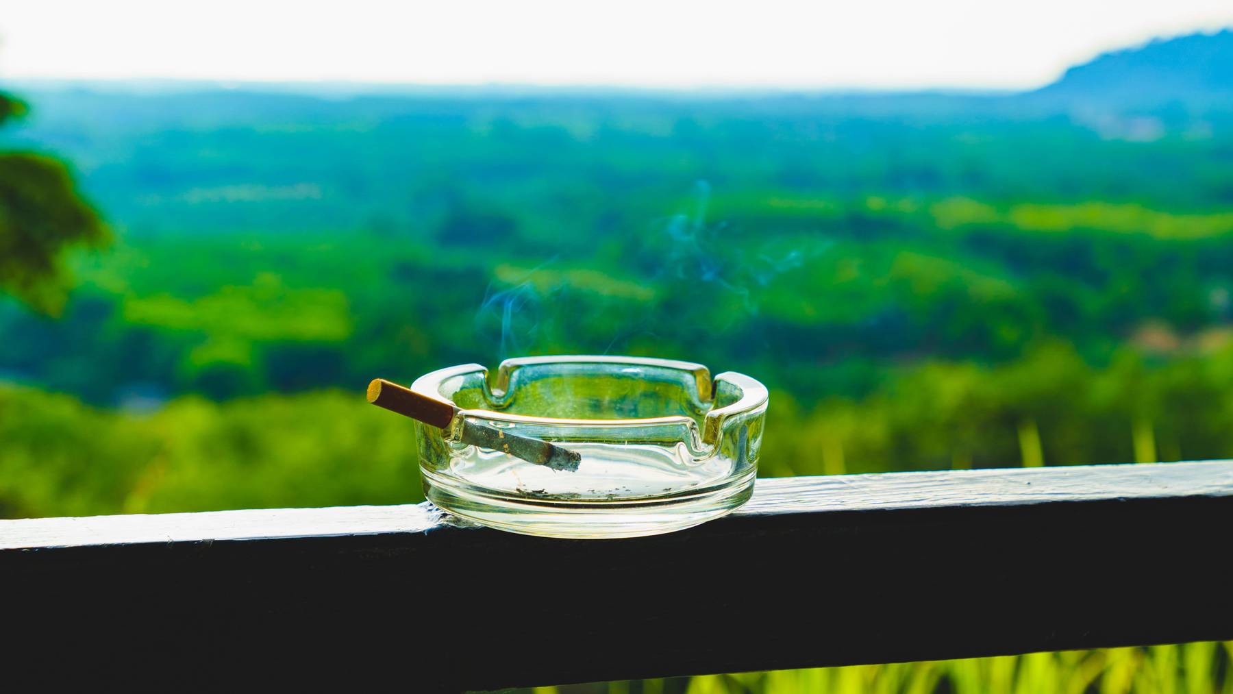 Rauchen auf dem Balkon