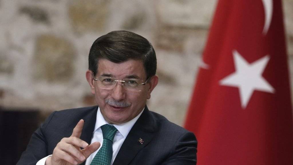 Der türkische Ministerpräsident Ahmet Davutoglu hat die Kurden ausgeladen (Archiv).