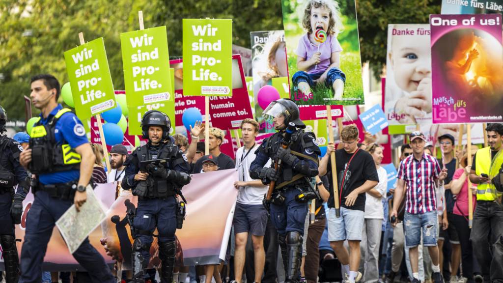 Das Polizeiaufgebot am Marsch fürs Läbe in Zürich war gross.