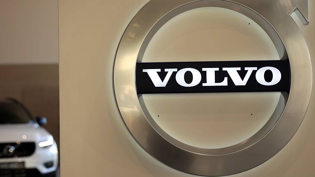 Der Autobauer Volvo kündigt den kompletten Abschied vom Verbrennungsmotor an. Ab 2030 wollen die zum chinesischen Geely-Konzern gehörenden Schweden nur noch reine Elektroautos bauen. (Archivbild)
