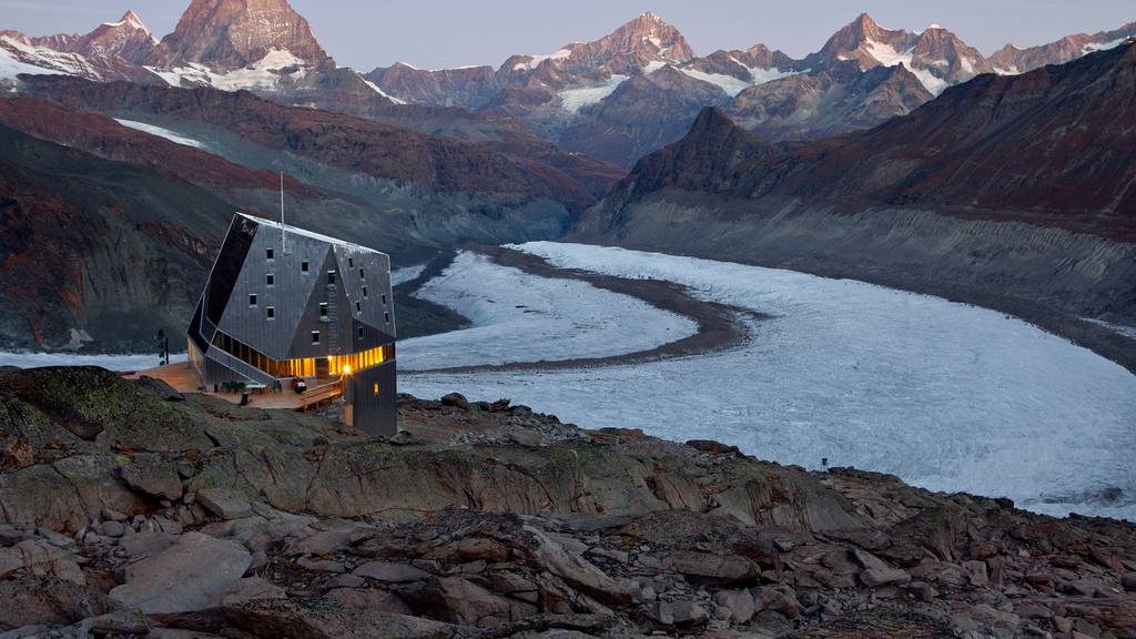 Die Swisscom hat alle Berghütten der Schweiz auf den neuesten Stand der Technik gebracht. Im Symbolbild: Die neue Monte Rosa Hütte.