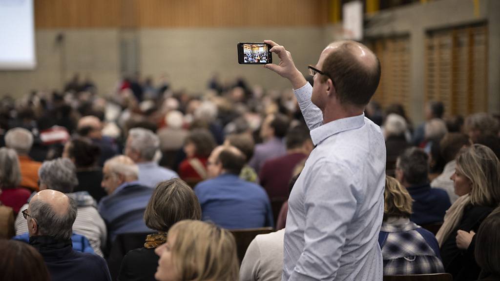 An der ausserordentlichen Gemeindeversammlung am 15. Februar in Steckborn TG waren alle Plätze in der Turnhalle besetzt.