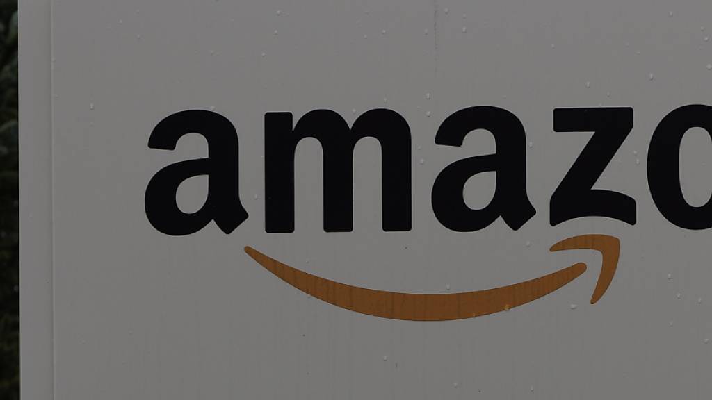 Der US-Online-Händler Amazon kündigt für 2023 weitere Entlassungen an. (Archivbild)