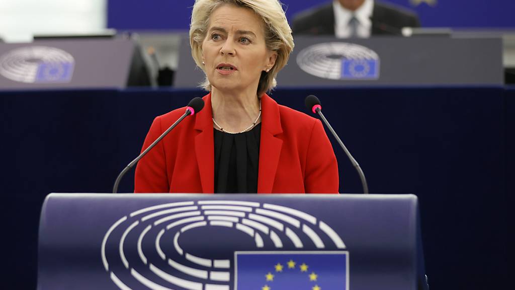 Ursula von der Leyen, Präsidentin der EU-Kommission, bei ihrer Rede im Europäischen Parlament. Foto: Ronald Wittek/Pool EPA/AP/dpa