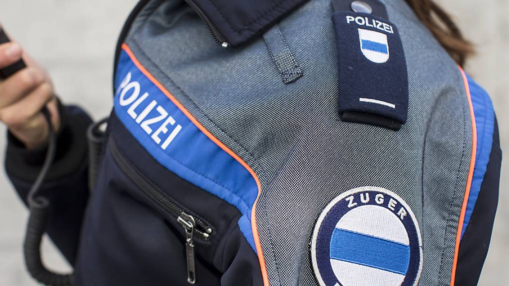 Spezialisten der Verkehrspolizei haben in der Stadt Zug einen Carchauffeur kontrolliert. (Archivbild)