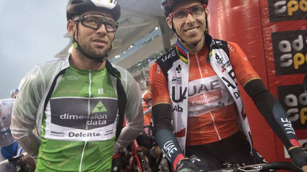 Links Mark Cavendish, Sieger der 1. Etappe, rechts Rui Costa, der Gesamtsieger der zur World Tour zählenden Tour Abu Dhabi