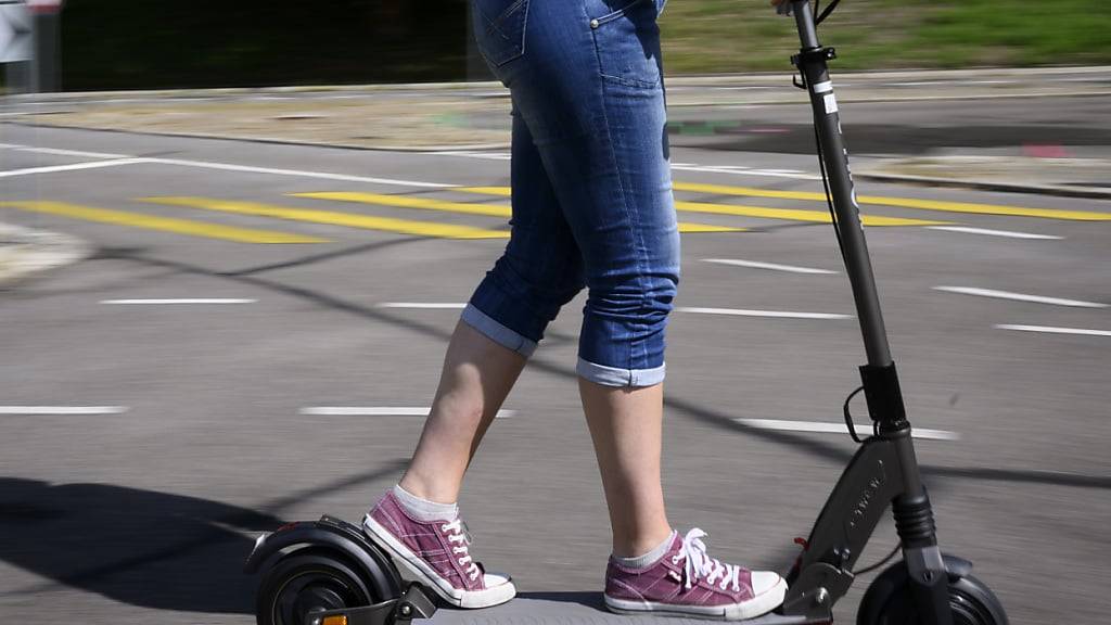 In der Altstadt von Arbon ist ein 53-Jähriger mit seinem E-Trottinett verunfallt. (Symbolbild)