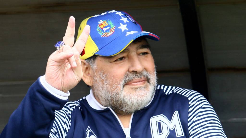 Bleibt doch Trainer des argentinischen Klubs Gimnasia y Esgrima: Diego Armando Maradona.