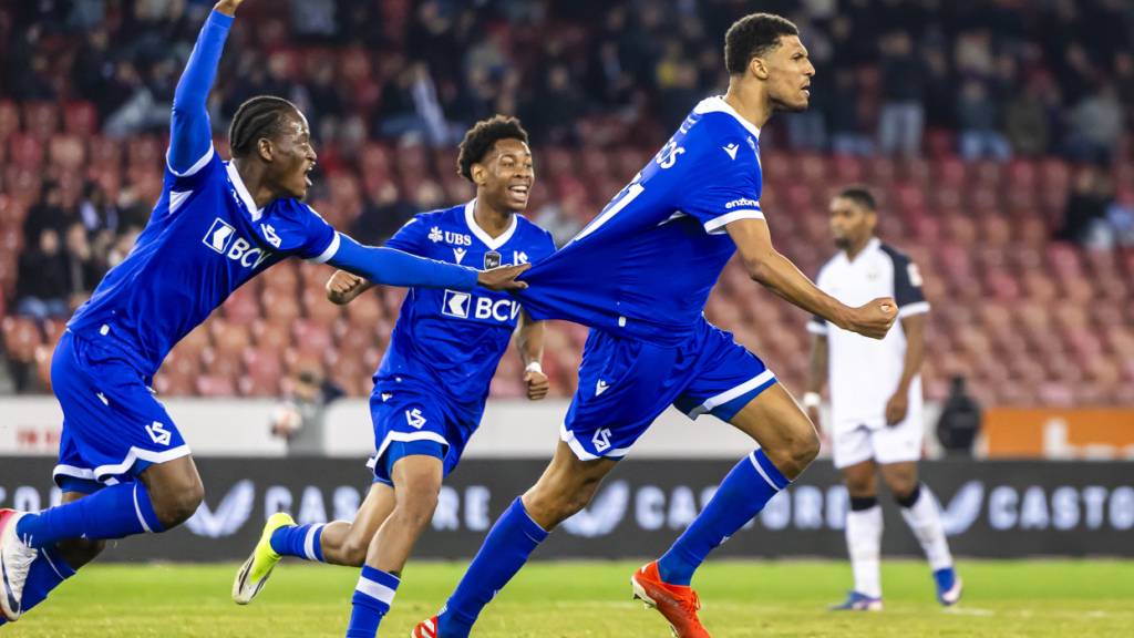 Ist in der Nachspielzeit auch von seinen Teamkollegen nicht zu halten: Siegtorschütze Karim Sow