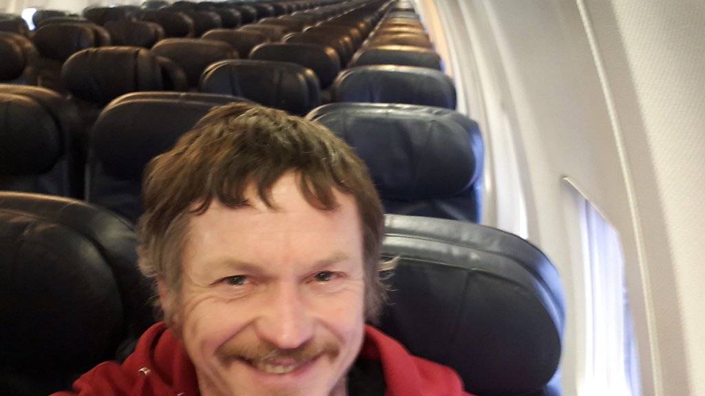 Skirmantas Strimaitis hat ein Selfie geschossen: Er war der einzige Passagier einer 188-plätzigen Boeing 737-800 auf dem Flug von Vilnius nach Bergamo.  (Skirmantas Strimaitis via AP)