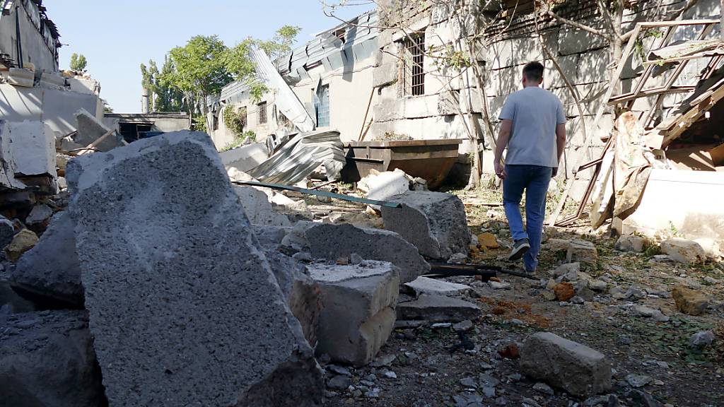 Russland hat die ukrainische Region Odessa mit Drohnen und Raketen angegriffen. Der EU-Außenbeauftragte Josep Borrell sichert dem Land Beistand zu. Foto: ./Ukrinform/dpa