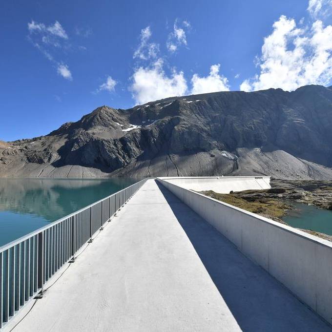 Jahrhundertwerk vollendet: Längste Staumauer der Schweiz eingeweiht