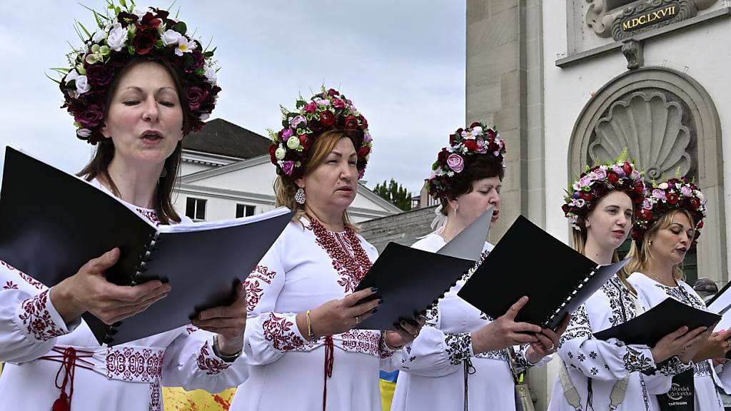 Ukrainische Flüchtlinge sangen am Samstag in Luzern die Europahymne. (Archivbild)