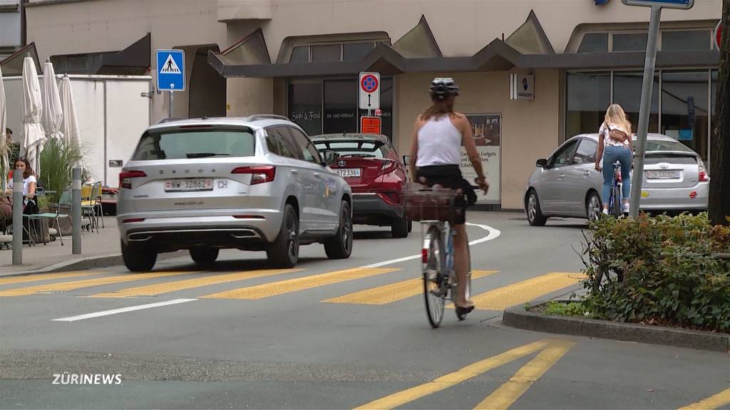 Velo-Initiative: Sicherer Verkehr oder Schikane für Autos und Passanten?