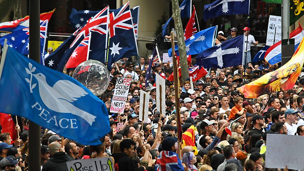 Auf der Strasse in Sydney: Die Menschen demonstrieren gegen die Coronaregeln.