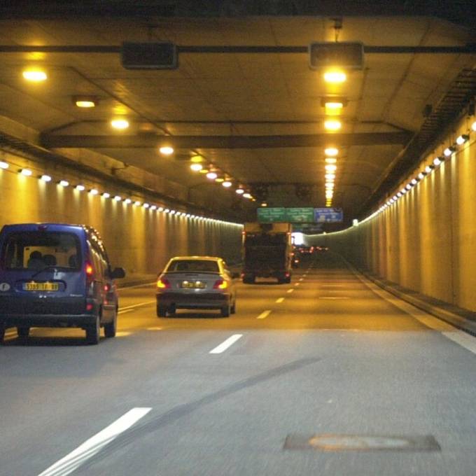 Unfall im Basler Schwarzwaldtunnel behindert Feierabendverkehr