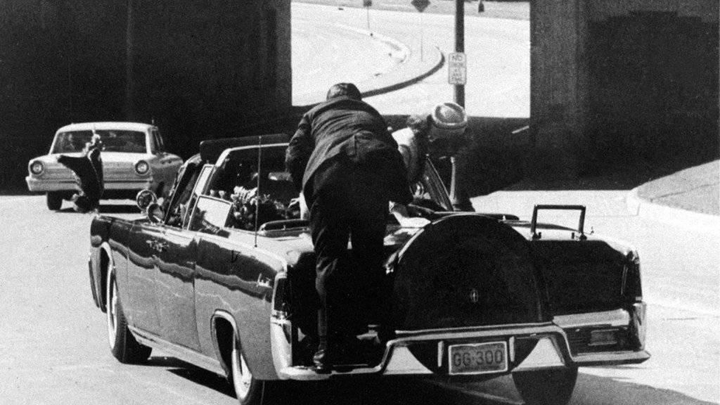 Die Nummernschilder dieser Limousine, in welcher John F. Kennedy getötet wurde, kommen nun unter den Hammer