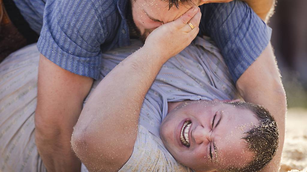 Auftakt zum grossen Triumph am Kilchberger 2021: Beim bis heute letzten Aufeinandertreffen der beiden legt Fabian Staudenmann Domenic Schneider ins Sägemehl. Nun kommt es beim Oberaargauischen zur Revanche