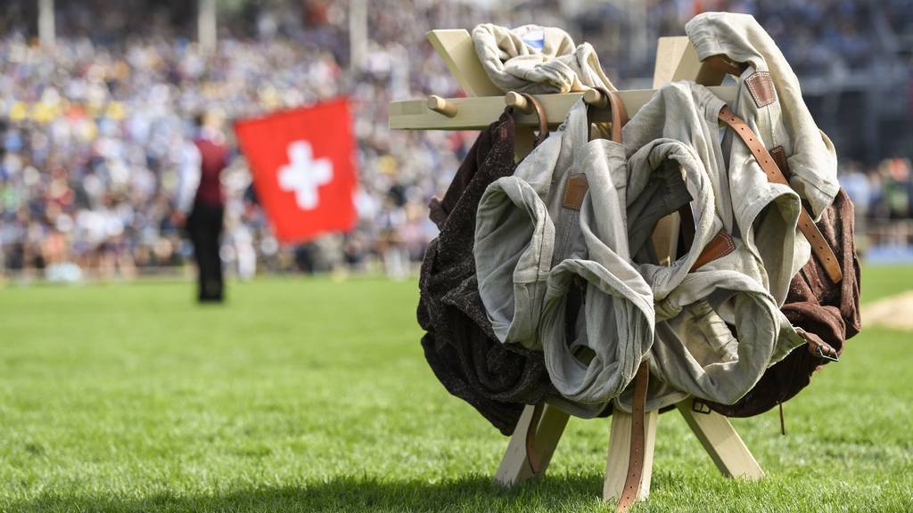 Verfolge das Innerschweizer Schwing- und Älplerfest in Seedorf live