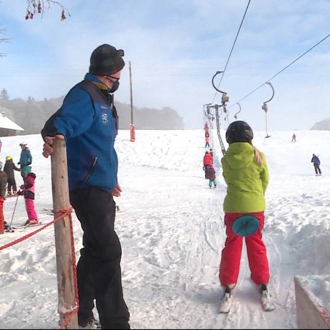 Hier kannst du auf die Piste oder Schlitteln gehen