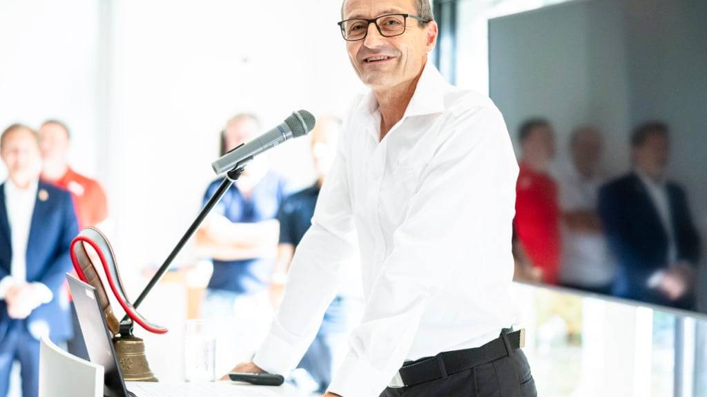 Christoph Seiler, der Präsident von Swiss Athletics, spricht beim Empfang auf der Schweizer Botschaft in Tokio