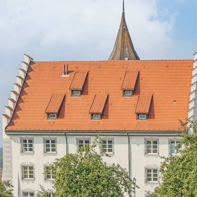 Villa brannte ab: Ehemaliger Aargauer Staatsschreiber wohnt jetzt in einem Schloss