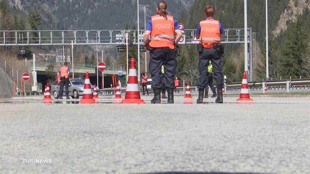 Kantone verstärken über Ostern die Kontrollen am Gotthard