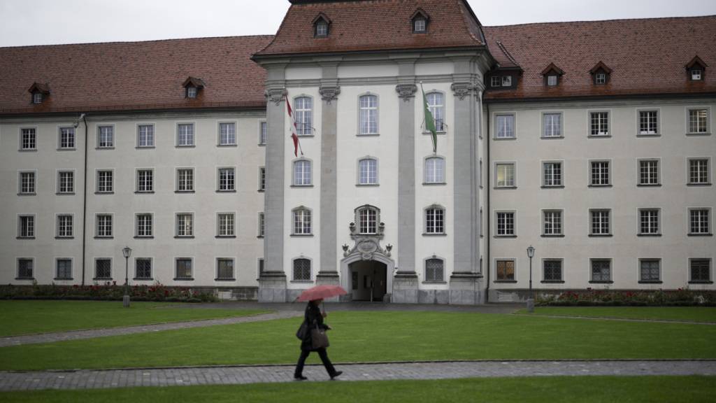 Der Kanton St. Gallen fördert Kulturschaffende verschiedener Sparten auch 2026 mit Werkbeiträgen und Atelieraufenthalten. Im Bild das Regierungsgebäude in St. Gallen. (Archivbild)