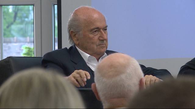 Fanansturm auf Blatter-Buch