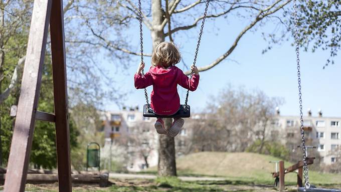 Kleinkinder sollten sich drei Stunden am Tag bewegen