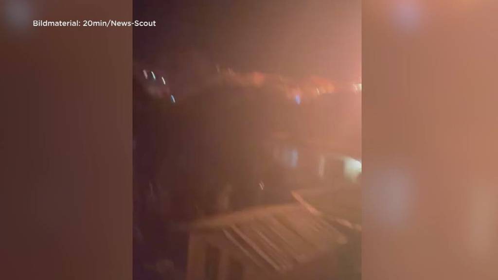 Explosionen bei Hausbrand in Wünnewil