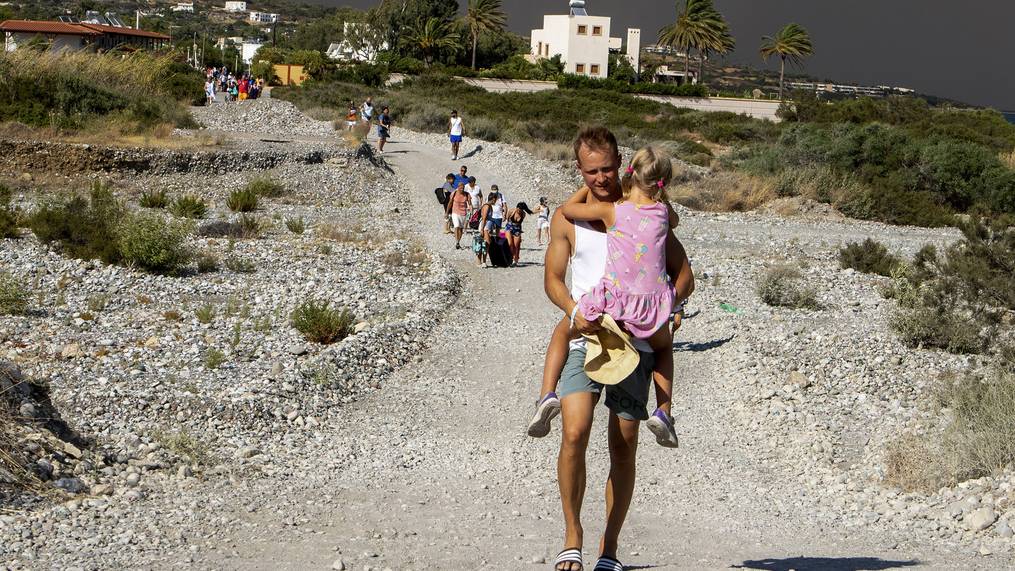 Athen zahlt für Rhodos-Aufenthalt von evakuierten Touristen