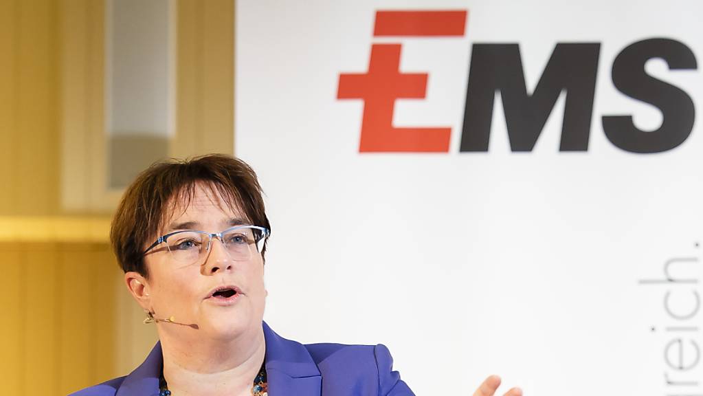 Der Spezialchemiekonzern Ems-Chemie von Konzernchefin Magdalena Martullo-Blocher hat zum Jahresauftakt etwas weniger Umsatz erzielt.