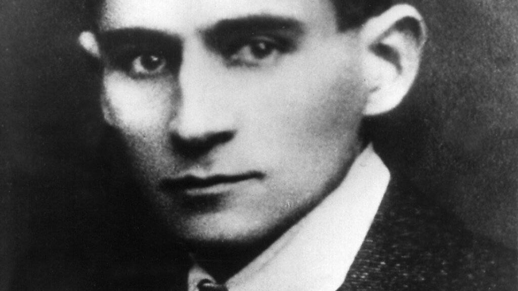 ARCHIV - Undatiertes Porträt des österreichischen Schriftstellers Franz Kafka. Die israelische Nationalbibliothek hat eine Sammlung von Handschriften, Manuskripten und Zeichnungen von Kafka (1883-1924) erstmals online veröffentlicht. Foto: CTK/dpa Foto: CTK/dpa