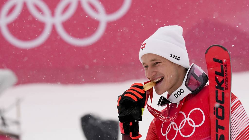 Gleiches Sujet, andere Optik: Marco Odermatt verlässt die Winterspiele in Peking als umjubelter Olympiasieger