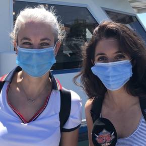 Was! Dieser Celebrity ass ein Käsefondue auf dem Schiff!