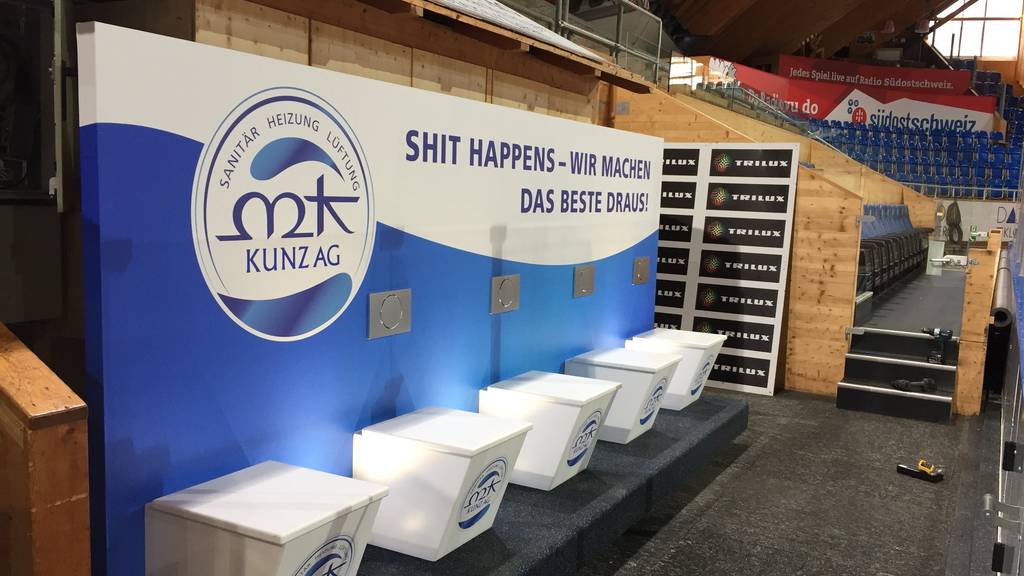 Neu müssen in Davos die Eishockeyspieler ihre Strafe auf der Toilette absitzen.