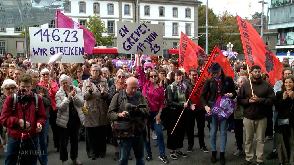 Nach dem knappen Ja bei AHV-Abstimmung: Frauen gehen auf die Strasse