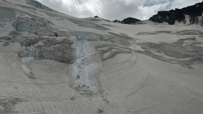 Berner stirbt bei Gletscherabbruch in Saas-Fee