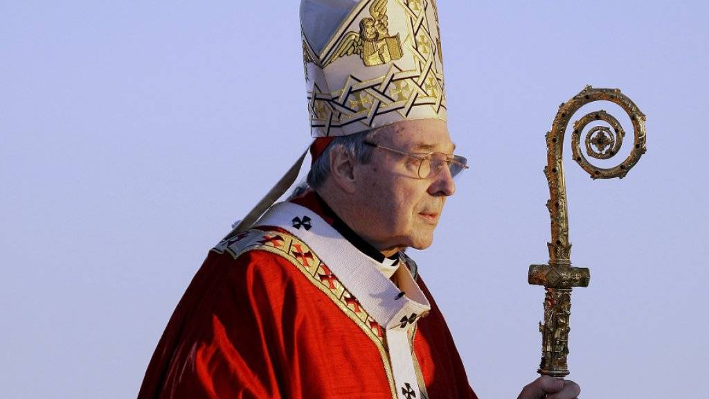 Sieht sich erneut den Vorwürfen wegen möglichen sexuellen Missbrauchs von Knaben ausgesetzt: George Pell, australischer Kardinal und Finanzchef des Vatikans. (Archivbild)