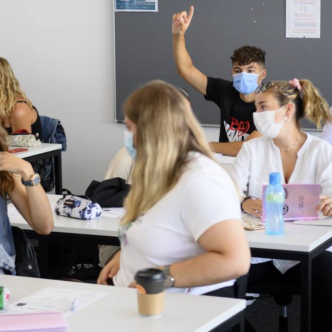Luzern führt Maskenpflicht in Sekundarschule ein